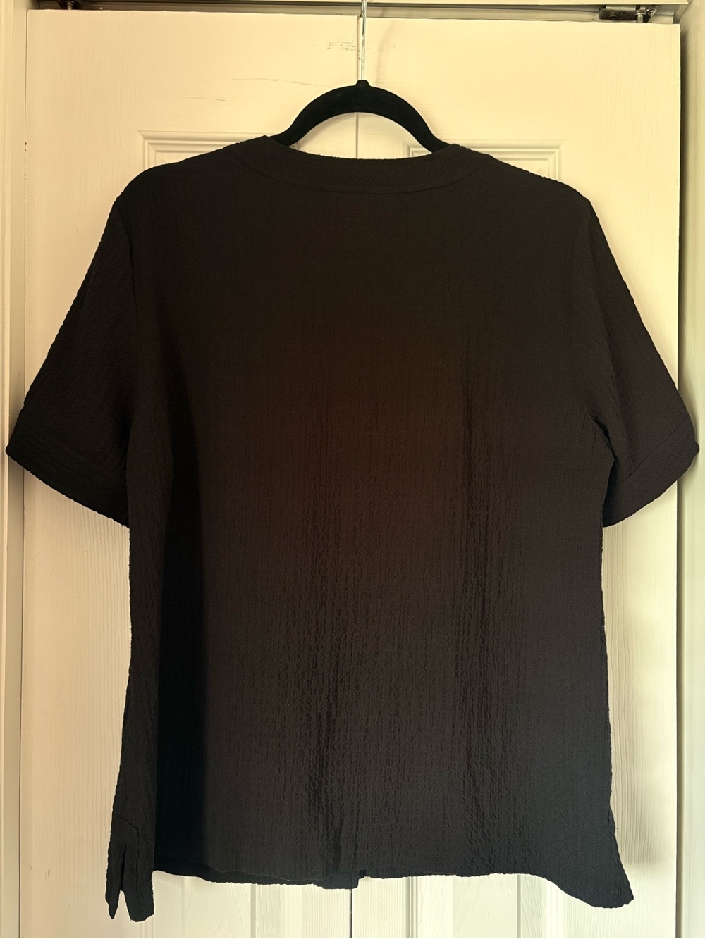 Orvis Black Crepe Lightweight Short-Sleeve Button-Front Women's Top - Picture 3 of 6